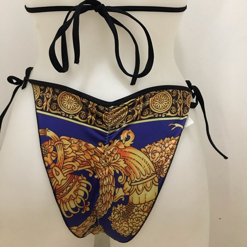 Bikini - Picture 6 of 6